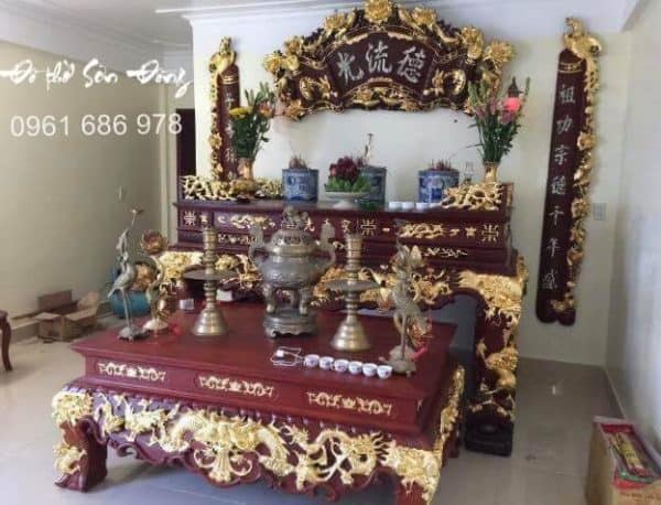 Phòng thờ gia tiên gỗ gụ
