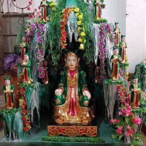 Động thờ Thánh Mẫu và 12 cô Tiên