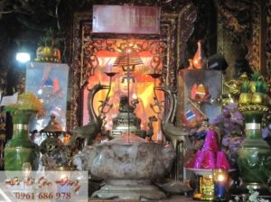 Chầu Bà Bản Đền